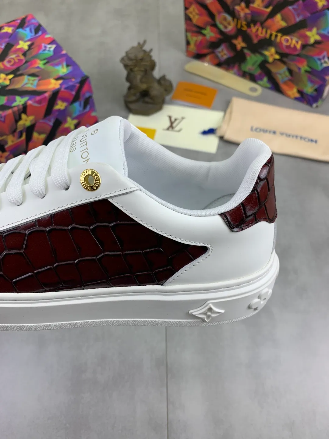 Men's men's shoes P520💰【New style】🆘High quality cowhide【Louis Vuitton】LV official website's latest model🎁casual and fashionable men's shoes👟hot style💥simple and elegant style, exclusive for trendy men. Unique official website's latest brand elements👑original decoration, fashionable and generous, the fabric is made of original denim➕comfortable and breathable mesh lining➕cow leather feet ✅The official website specifies wear-resistant casual outsole, the classic model is taken in real life🎬Color: 5⃣️colors available😍Number of codes: 38-44 Full set of packaging